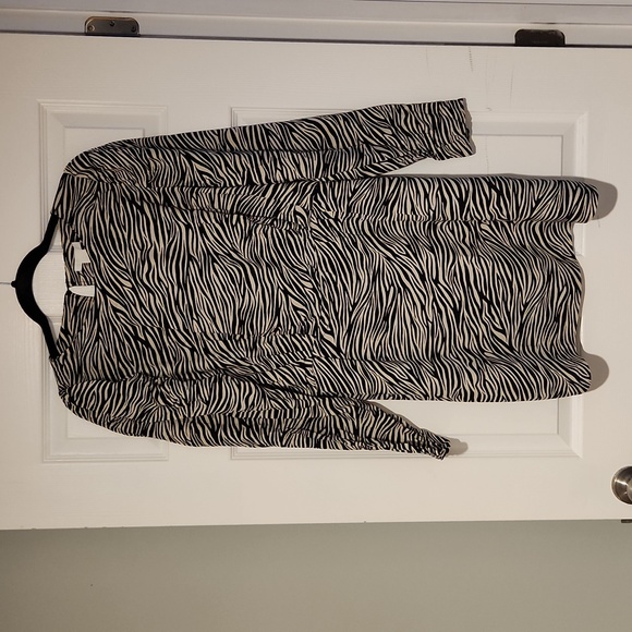 NWT H&M Open Back Animal Print Mini Dress - Picture 1 of 5